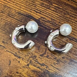 Silver tone with Pearl backing Earrings